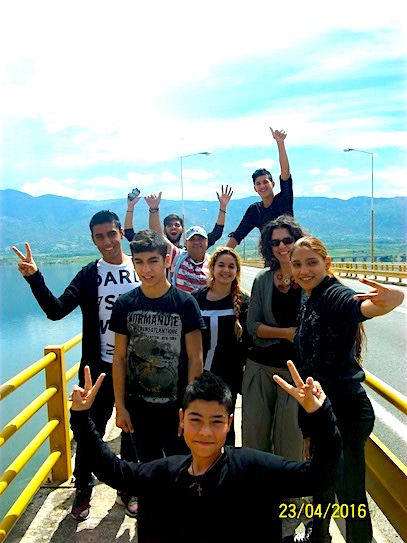 Παρουσίαση θεταρικού για το Ολοκαύτωμα στο Φεστιβάλ Κοζάνης από εφήβους Ρομά του Παραρτήματος Ρομά Αλιβερίου (ΕΣΠΑ 2014-'20)