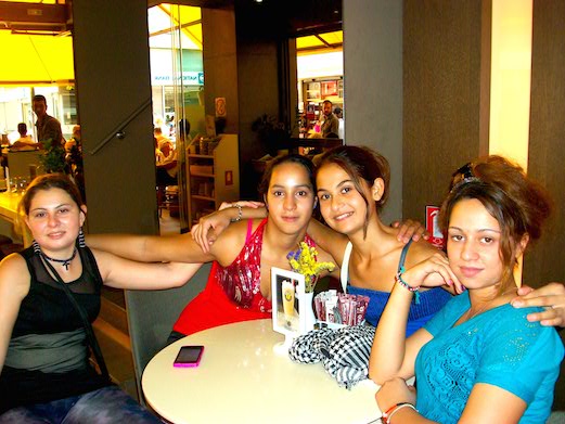 KENTRAROMA exodos stin poli 030